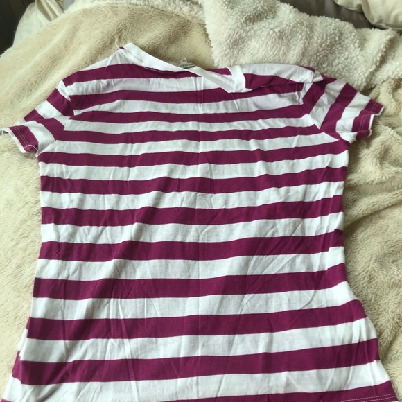 GUESS tee NWOT - Picture 5 of 5